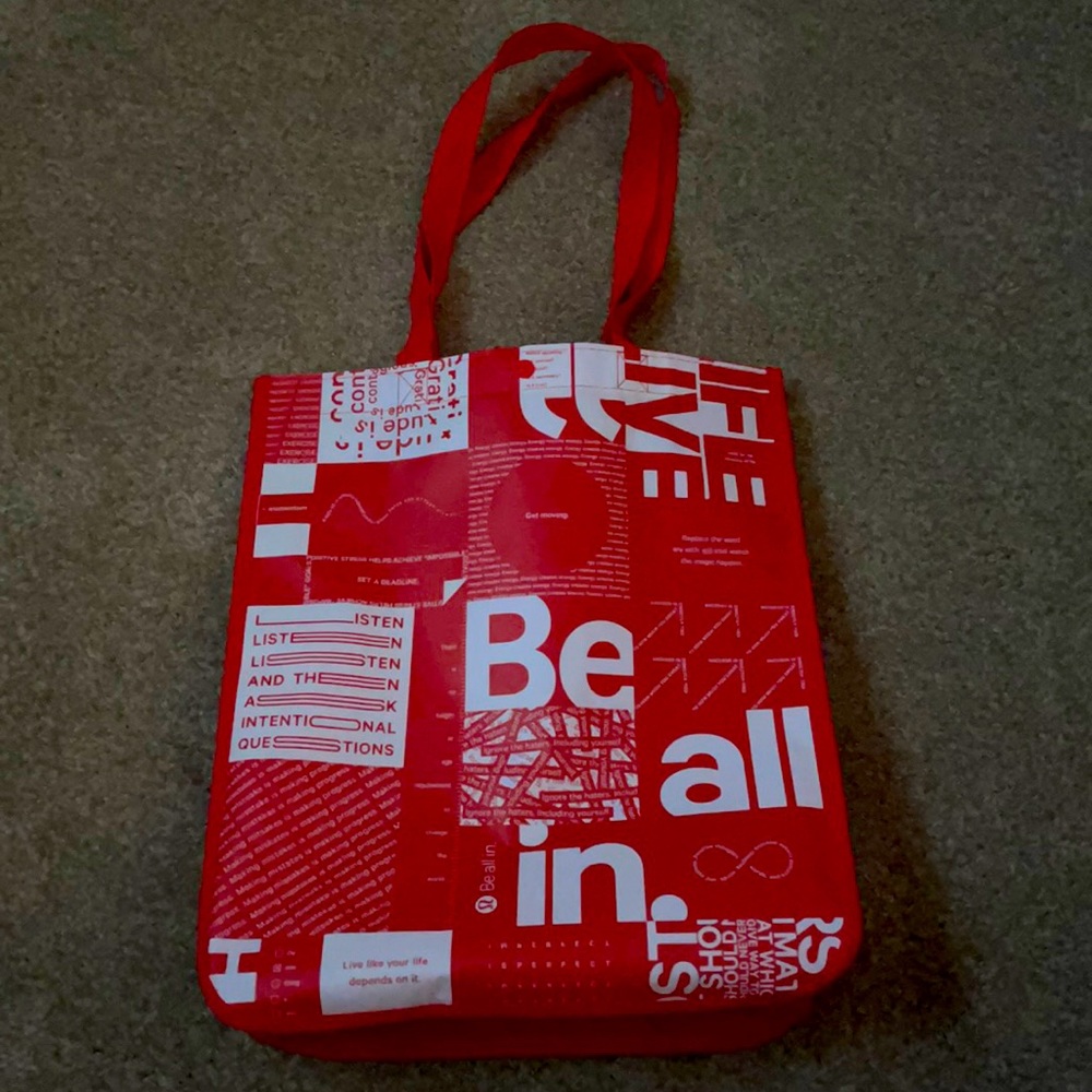 Lululemon large bag